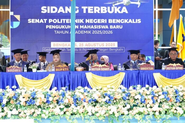 Senat Polbeng Kukuhkan 1.294 Mahasiswa Baru TA. 2025/2026